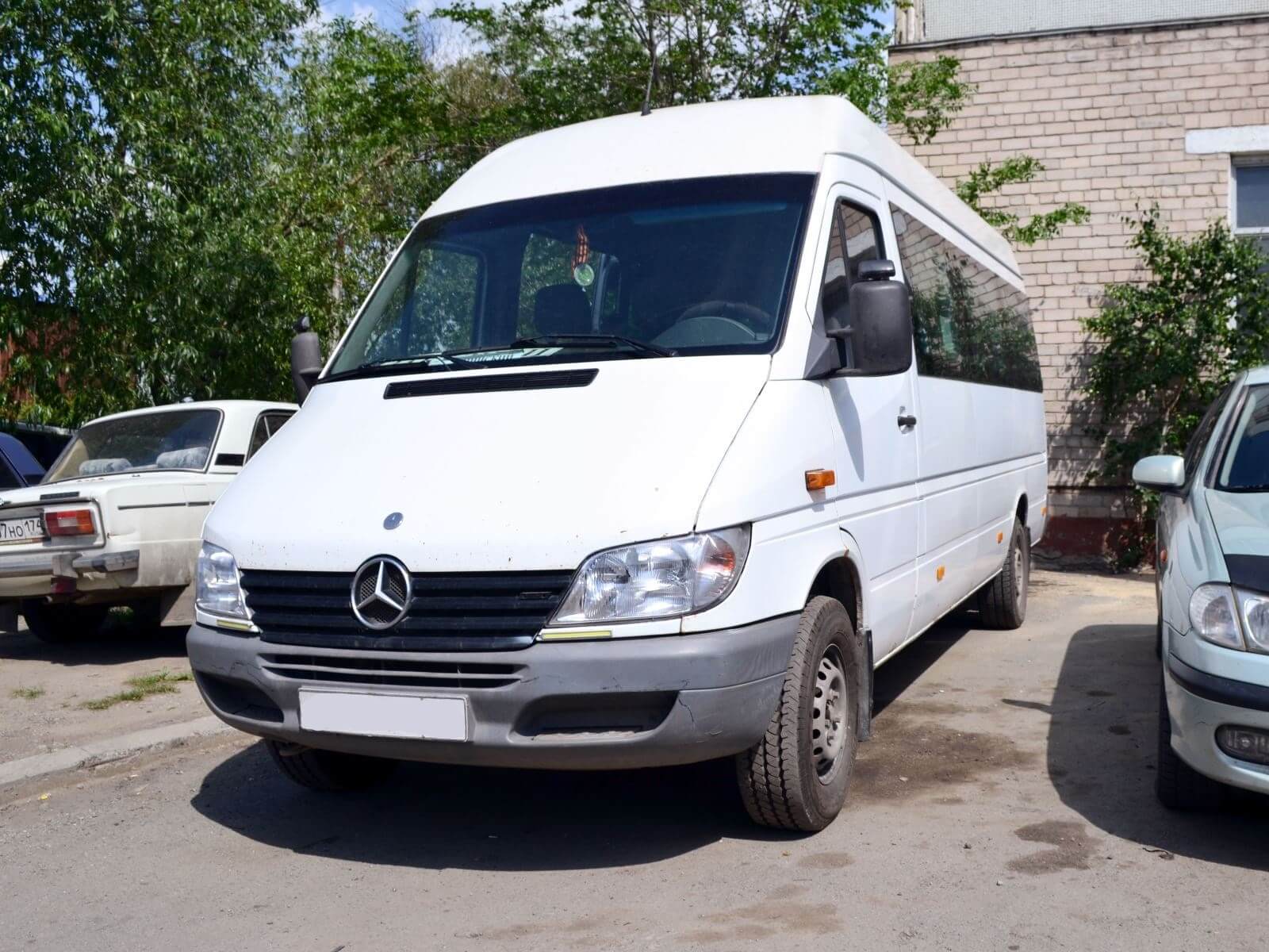 Mercedes-Benz Sprinter 413 Mercedes-Benz Sprinter 413